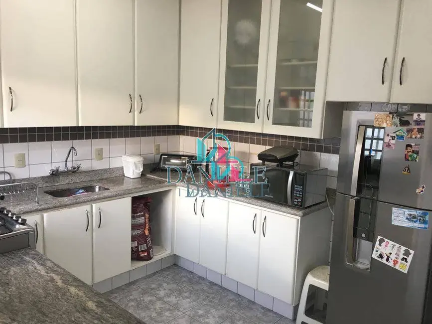 Casa com 3 quartos à venda, 528m2 em Vila José Bonifácio, Araraquara - SP - imagem 6 Foto 6 de Casa com 3 quartos à venda, 528m2 em Vila José Bonifácio, Araraquara - SP