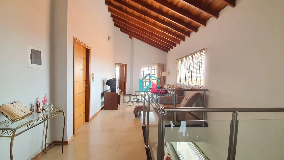 Casa com 3 quartos à venda, 275m2 em Residencial Cambuy, Araraquara - SP - imagem 7 Foto 7 de Casa com 3 quartos à venda, 275m2 em Residencial Cambuy, Araraquara - SP