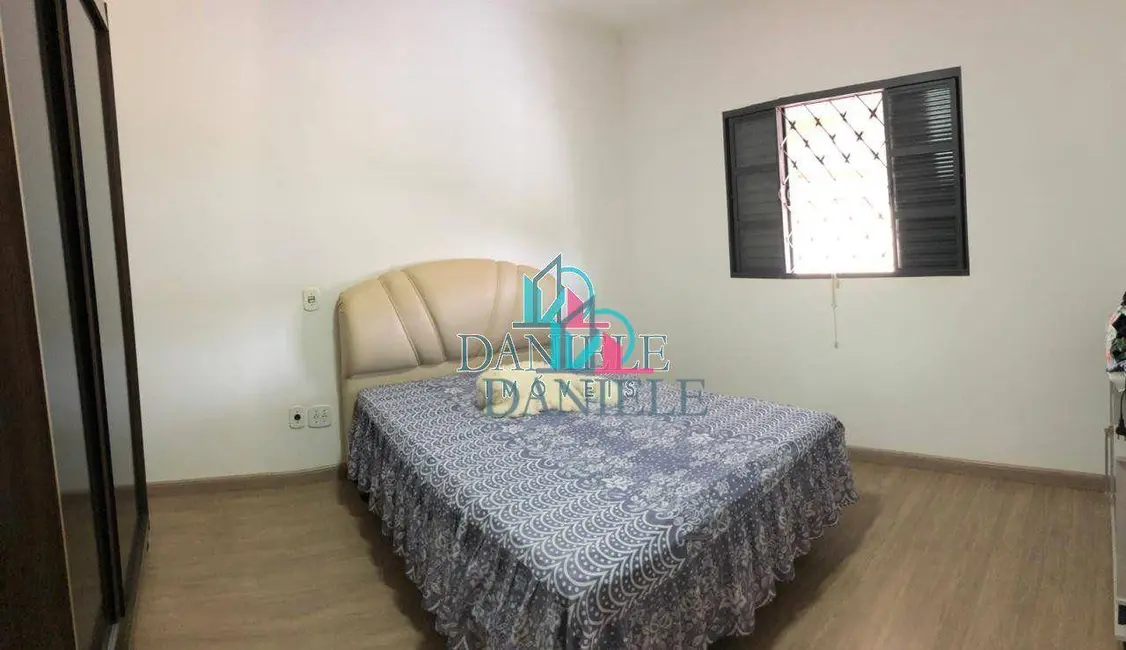 Casa com 3 quartos à venda, 147m2 em Jardim Aclimação, Araraquara - SP - imagem 7 Foto 7 de Casa com 3 quartos à venda, 147m2 em Jardim Aclimação, Araraquara - SP