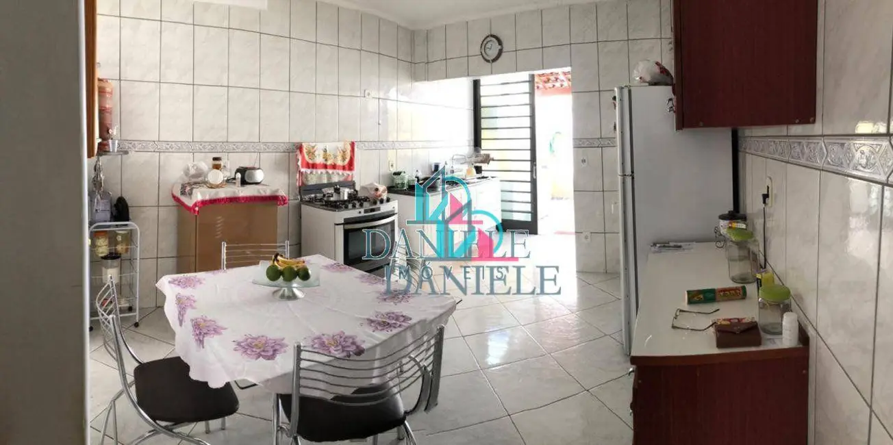 Casa com 3 quartos à venda, 147m2 em Jardim Aclimação, Araraquara - SP - imagem 3 Foto 3 de Casa com 3 quartos à venda, 147m2 em Jardim Aclimação, Araraquara - SP