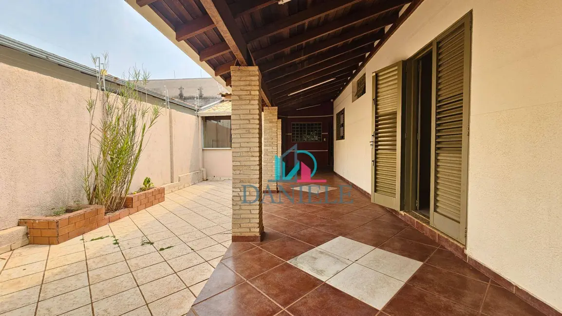 Casa com 2 quartos à venda, 250m2 em Residencial Cambuy, Araraquara - SP - imagem 3 Foto 3 de Casa com 2 quartos à venda, 250m2 em Residencial Cambuy, Araraquara - SP