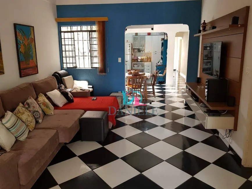 Casa com 3 quartos à venda, 228m2 em Vila Furlan, Araraquara - SP - imagem 2 Foto 2 de Casa com 3 quartos à venda, 228m2 em Vila Furlan, Araraquara - SP