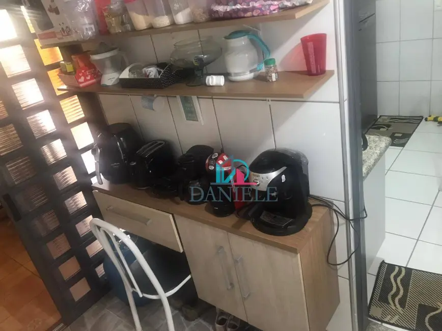 Casa com 2 quartos à venda, 216m2 em Jardim Residencial Elvio Lupo, Araraquara - SP - imagem 4 Foto 4 de Casa com 2 quartos à venda, 216m2 em Jardim Residencial Elvio Lupo, Araraquara - SP