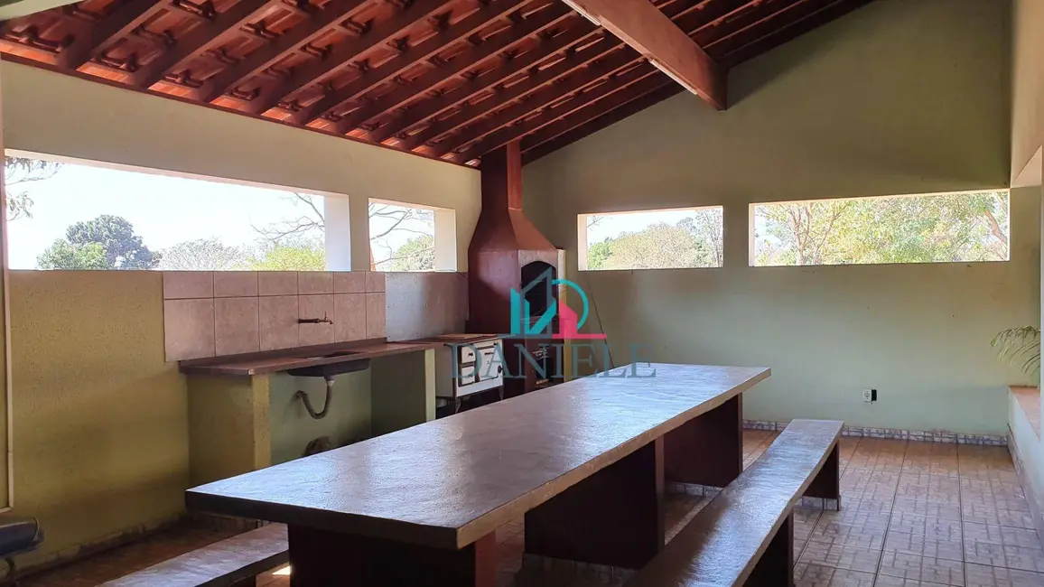 Chácara com 6 quartos à venda, 9529m2 em Parque Tropical, Araraquara - SP - imagem 4 Foto 4 de Chácara com 6 quartos à venda, 9529m2 em Parque Tropical, Araraquara - SP