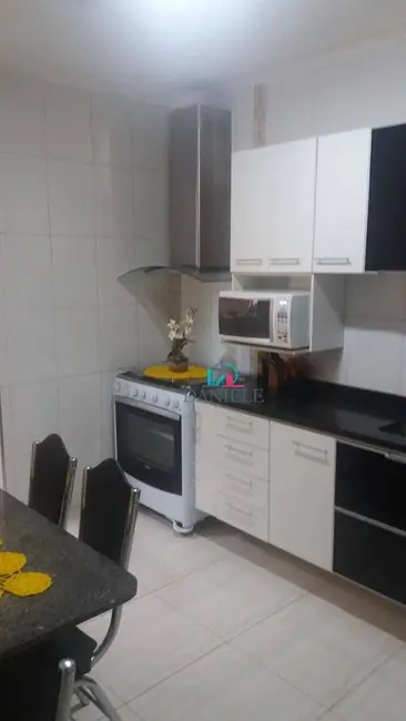 Casa com 2 quartos à venda, 171m2 em Jardim Tamoio, Araraquara - SP - imagem 3 Foto 3 de Casa com 2 quartos à venda, 171m2 em Jardim Tamoio, Araraquara - SP