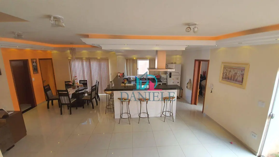Foto 8 de Casa com 3 quartos à venda, 250m2 em Residencial Cambuy, Araraquara - SP