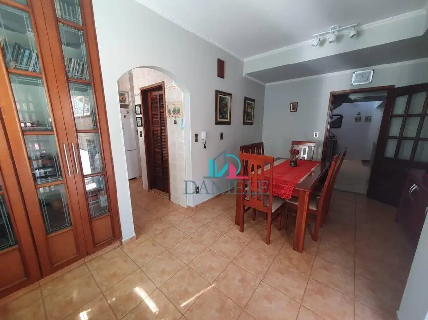Casa com 4 quartos à venda, 600m2 em Vila Suconasa, Araraquara - SP - imagem 9 Foto 9 de Casa com 4 quartos à venda, 600m2 em Vila Suconasa, Araraquara - SP