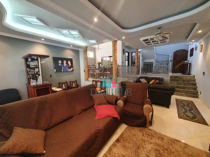 Casa com 4 quartos à venda, 600m2 em Vila Suconasa, Araraquara - SP - imagem 3 Foto 3 de Casa com 4 quartos à venda, 600m2 em Vila Suconasa, Araraquara - SP