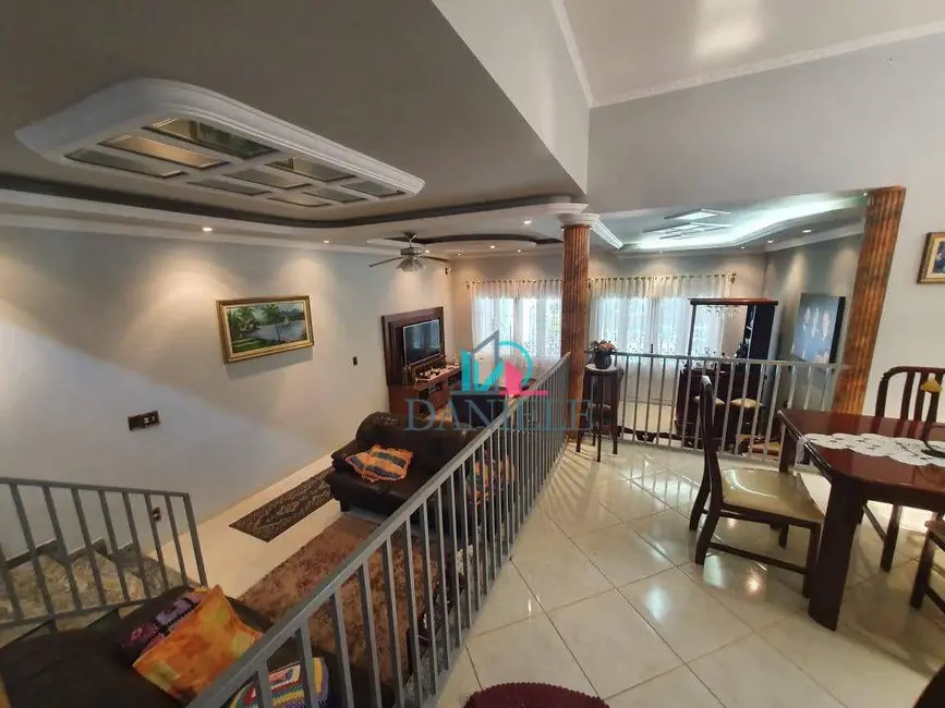 Casa com 4 quartos à venda, 600m2 em Vila Suconasa, Araraquara - SP - imagem 8 Foto 8 de Casa com 4 quartos à venda, 600m2 em Vila Suconasa, Araraquara - SP