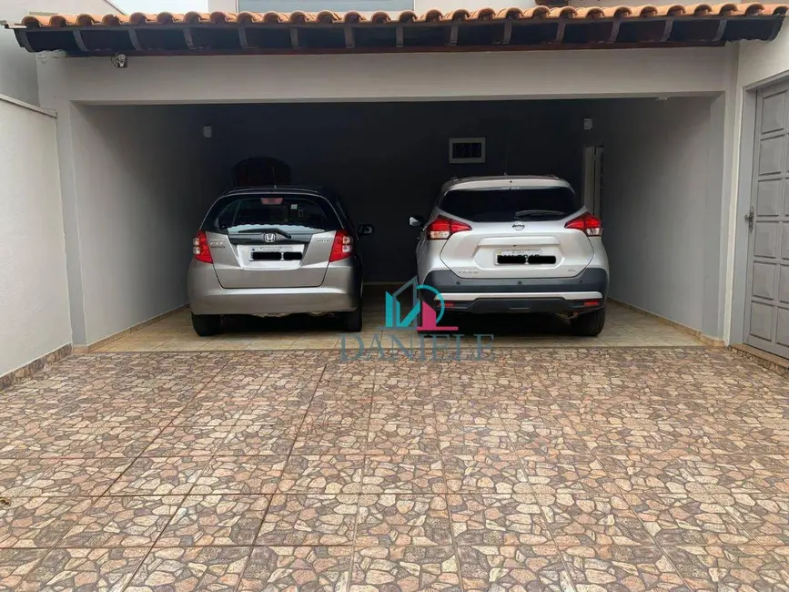 Foto 1 de Casa com 4 quartos à venda, 600m2 em Vila Suconasa, Araraquara - SP