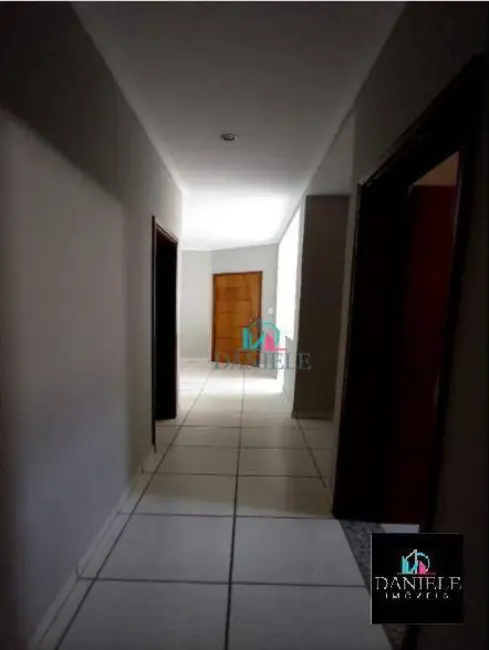 Casa de Condomínio com 3 quartos à venda, 255m2 em Jardim Maria Luiza IV, Araraquara - SP - imagem 6 Foto 6 de Casa de Condomínio com 3 quartos à venda, 255m2 em Jardim Maria Luiza IV, Araraquara - SP