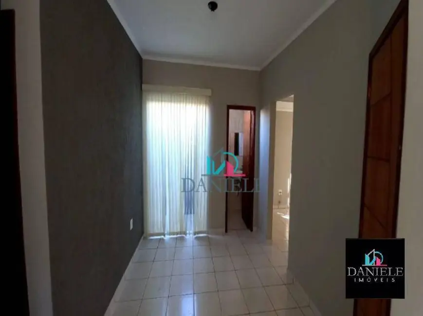 Foto 2 de Casa de Condomínio com 3 quartos à venda, 255m2 em Jardim Maria Luiza IV, Araraquara - SP