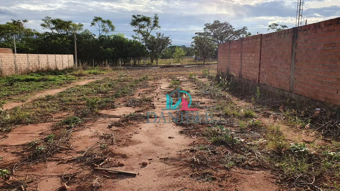 Foto 1 de Terreno / Lote à venda, 250m2 em Araraquara - SP