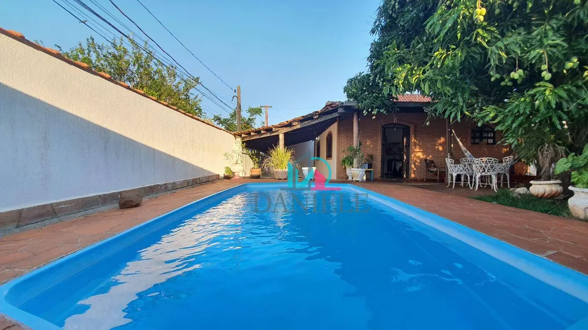 Foto 1 de Casa com 3 quartos à venda, 500m2 em Jardim Nova Época, Araraquara - SP