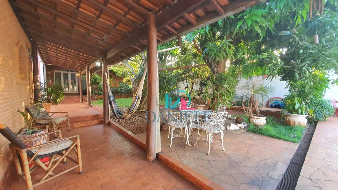 Casa com 3 quartos à venda, 500m2 em Jardim Nova Época, Araraquara - SP - imagem 5 Foto 5 de Casa com 3 quartos à venda, 500m2 em Jardim Nova Época, Araraquara - SP
