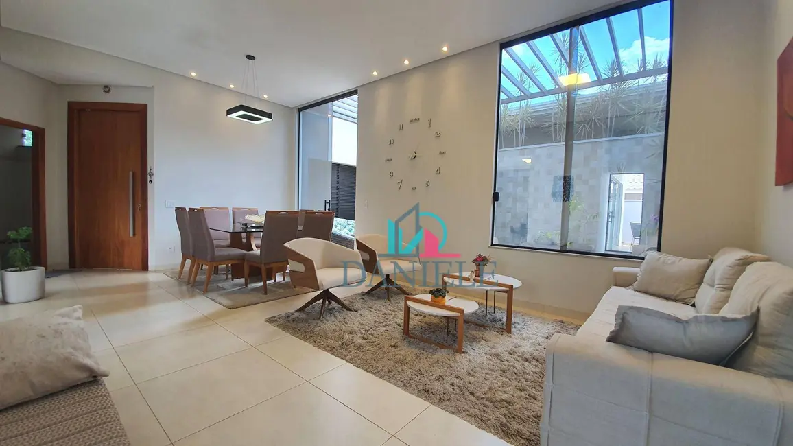 Foto 1 de Casa de Condomínio com 4 quartos à venda, 405m2 em Parque Residencial Damha, Araraquara - SP