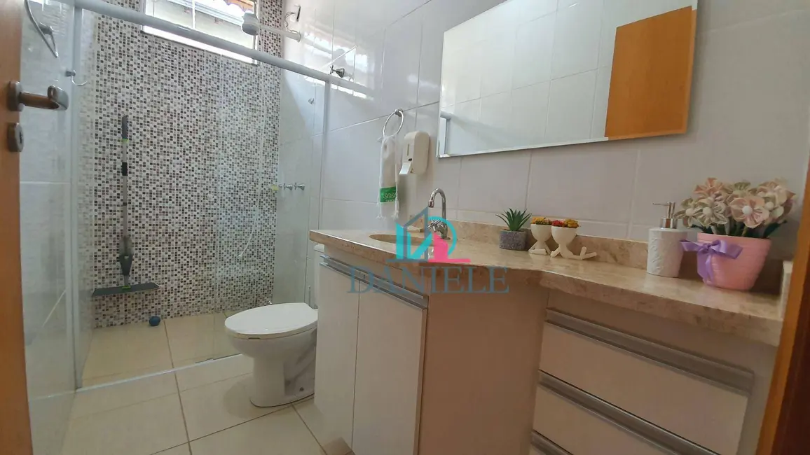 Casa com 3 quartos à venda, 275m2 em Residencial Cambuy, Araraquara - SP - imagem 9 Foto 9 de Casa com 3 quartos à venda, 275m2 em Residencial Cambuy, Araraquara - SP