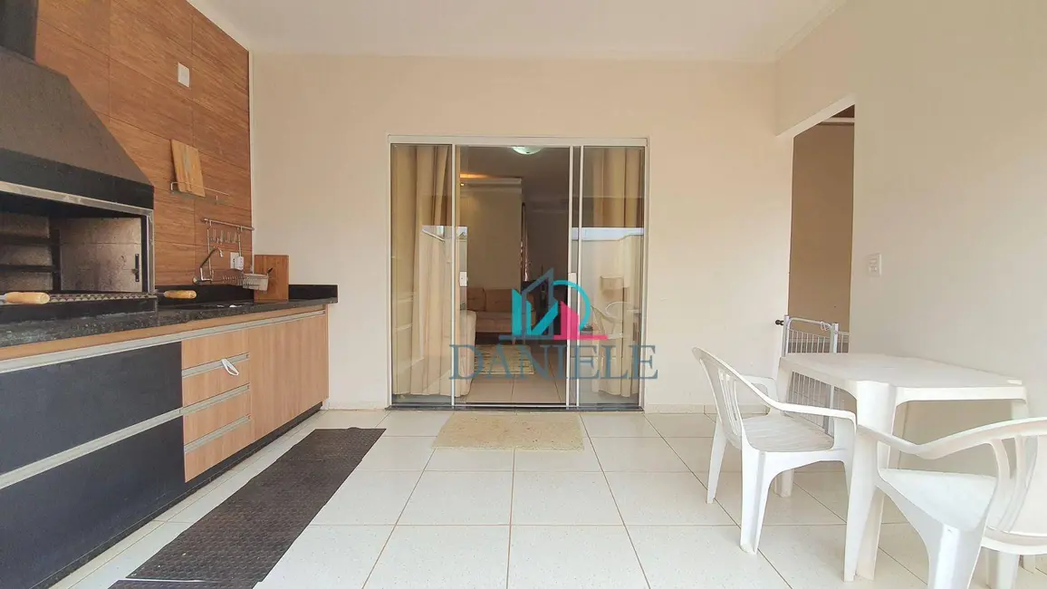 Foto 2 de Casa com 3 quartos à venda, 275m2 em Residencial Cambuy, Araraquara - SP
