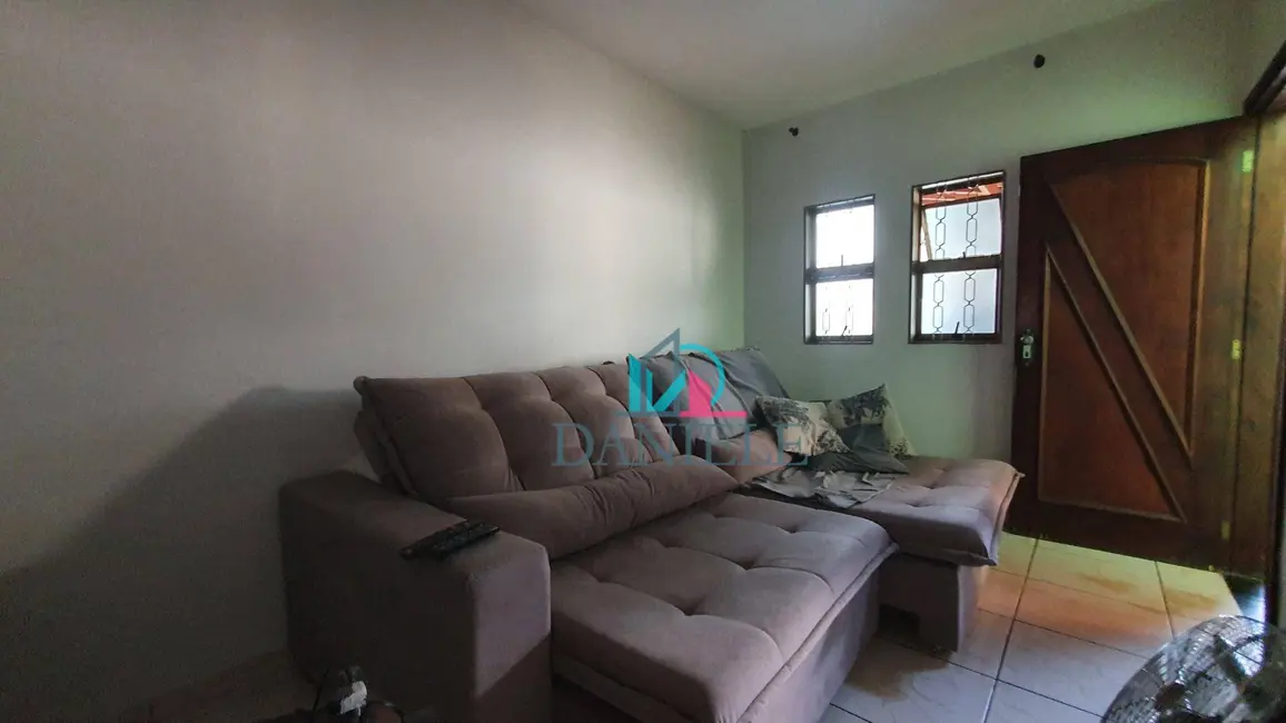 Foto 2 de Casa com 2 quartos à venda, 200m2 em Jardim Uirapuru, Araraquara - SP