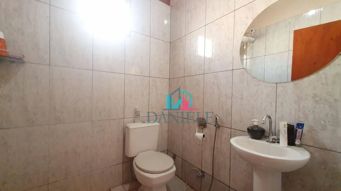 Casa com 2 quartos à venda, 200m2 em Jardim Uirapuru, Araraquara - SP - imagem 8 Foto 8 de Casa com 2 quartos à venda, 200m2 em Jardim Uirapuru, Araraquara - SP