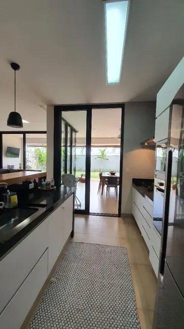 Casa de Condomínio com 3 quartos à venda, 360m2 em Condomínio Buona Vita, Araraquara - SP - imagem 5 Foto 5 de Casa de Condomínio com 3 quartos à venda, 360m2 em Condomínio Buona Vita, Araraquara - SP