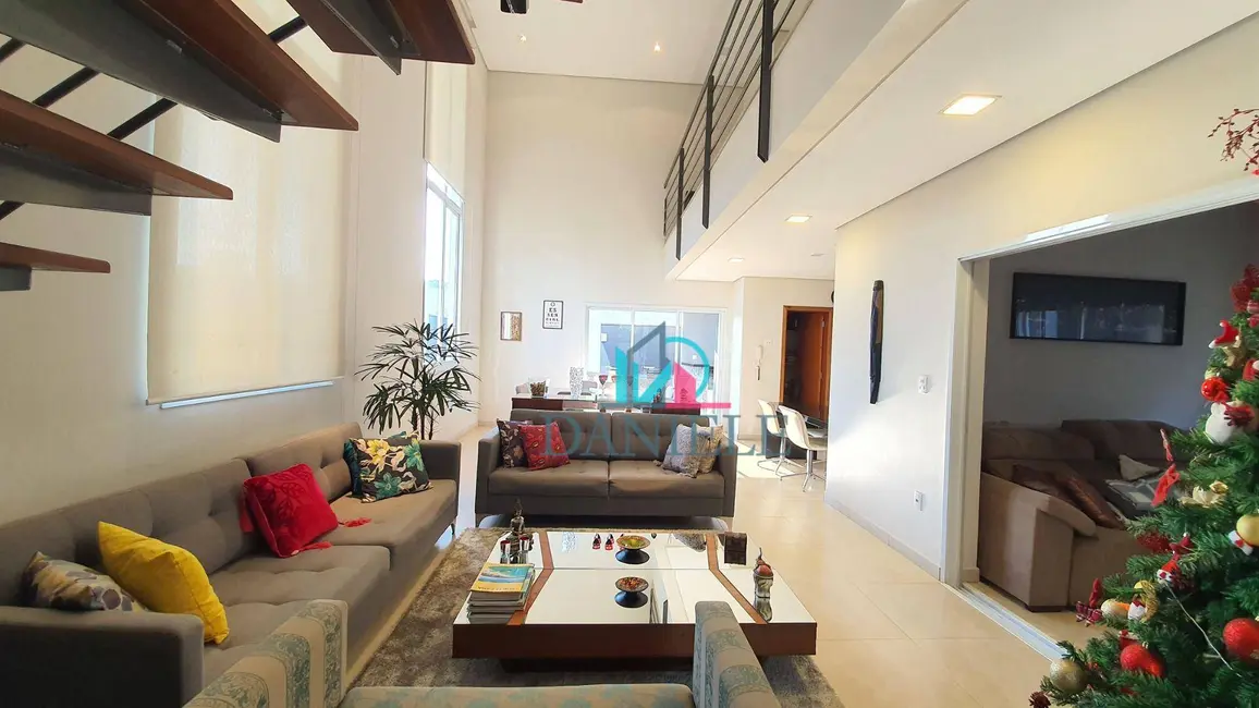 Casa de Condomínio com 3 quartos à venda, 300m2 em Residencial Village Damha II, Araraquara - SP - imagem 5 Foto 5 de Casa de Condomínio com 3 quartos à venda, 300m2 em Residencial Village Damha II, Araraquara - SP