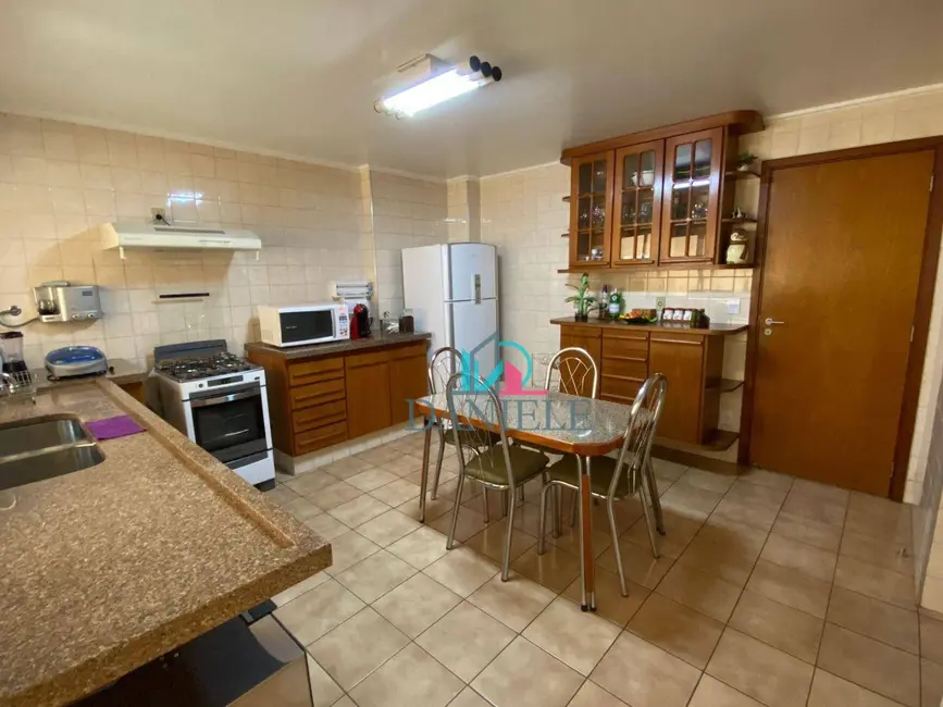 Apartamento com 3 quartos à venda, 219m2 em Centro, Araraquara - SP - imagem 6 Foto 6 de Apartamento com 3 quartos à venda, 219m2 em Centro, Araraquara - SP