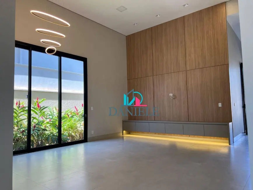 Foto 2 de Casa de Condomínio com 3 quartos à venda, 336m2 em Araraquara - SP