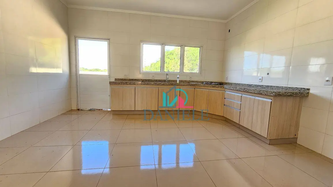 Casa com 3 quartos à venda, 335m2 em Cidade Jardim, Araraquara - SP - imagem 8 Foto 8 de Casa com 3 quartos à venda, 335m2 em Cidade Jardim, Araraquara - SP