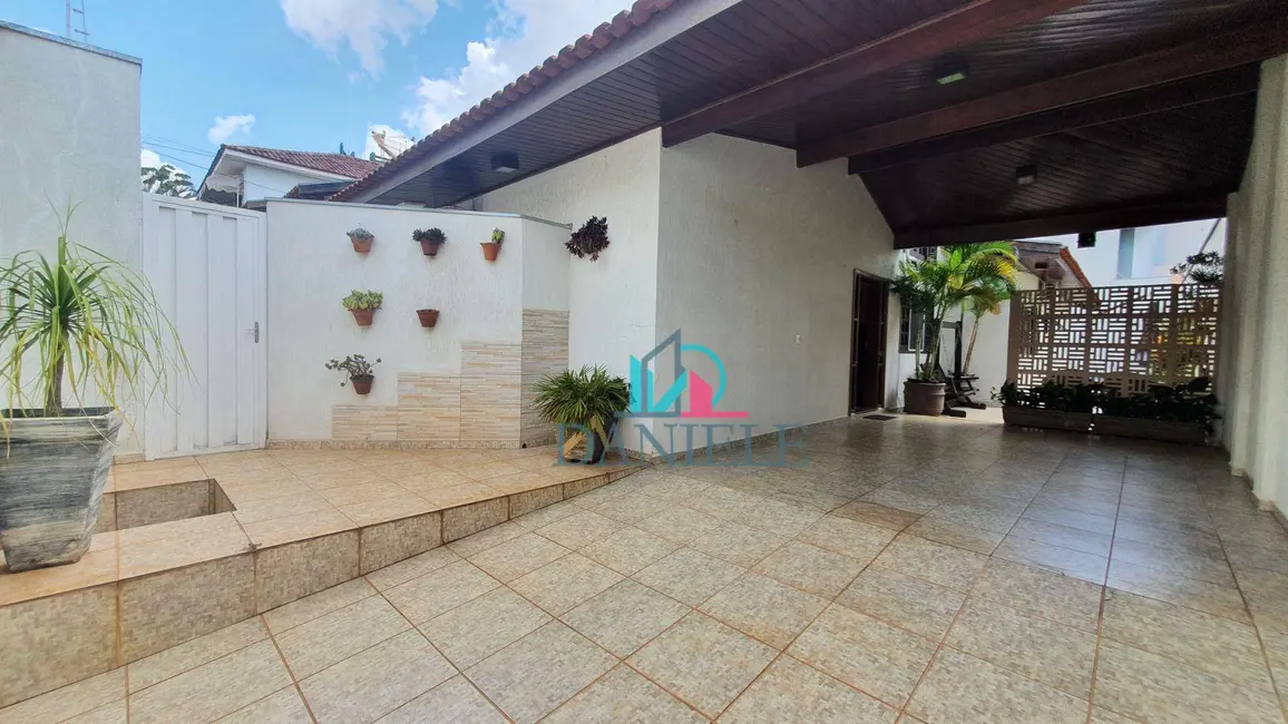 Foto 2 de Casa com 3 quartos à venda, 360m2 em Vila Harmonia, Araraquara - SP