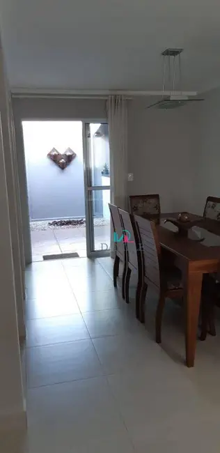 Casa de Condomínio com 3 quartos à venda, 224m2 em Vila Melhado, Araraquara - SP - imagem 1 Foto 1 de Casa de Condomínio com 3 quartos à venda, 224m2 em Vila Melhado, Araraquara - SP