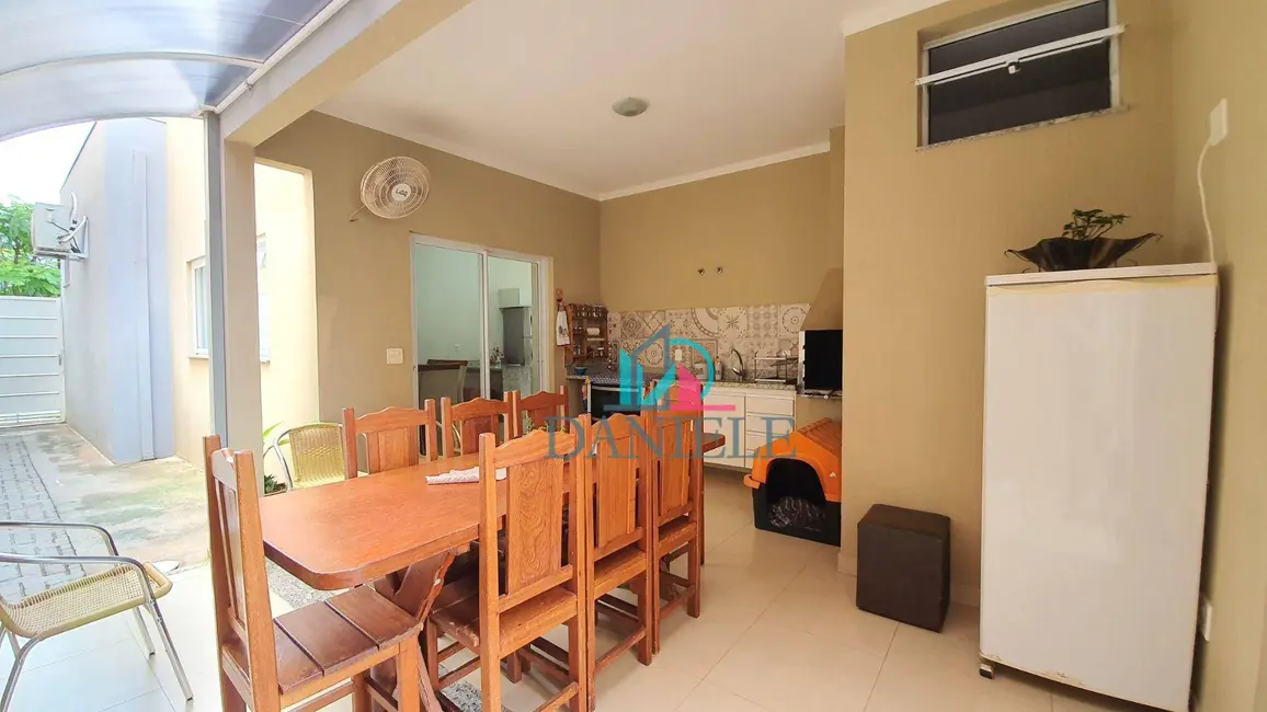 Foto 9 de Casa de Condomínio com 3 quartos à venda, 275m2 em Residencial Village Damha II, Araraquara - SP