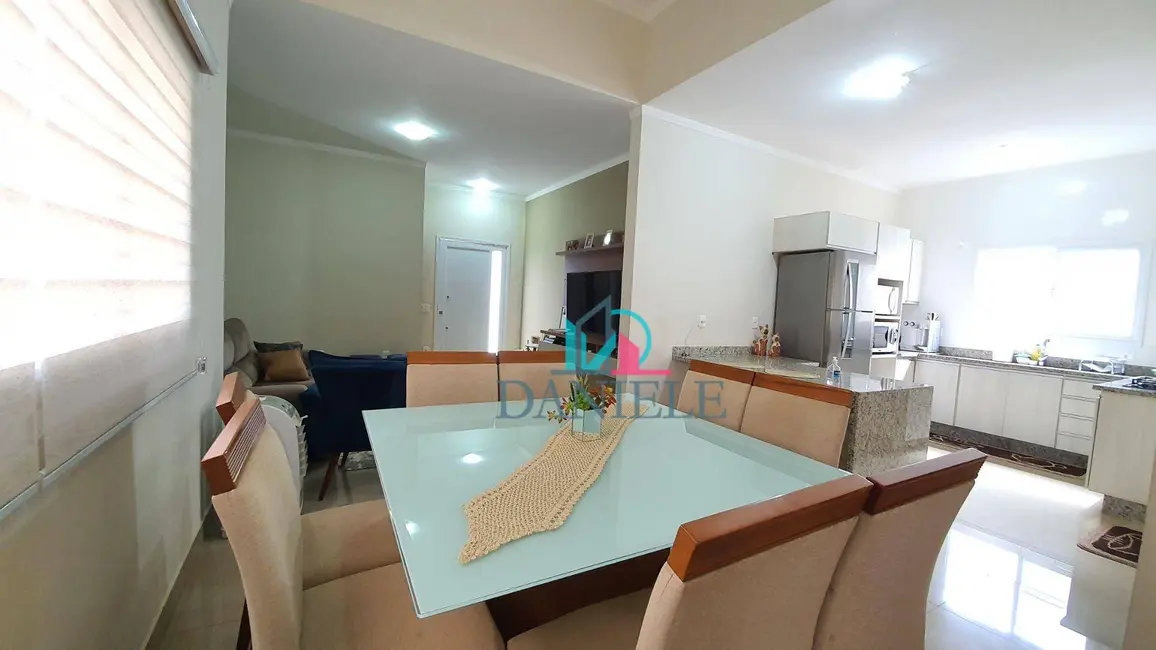 Foto 3 de Casa de Condomínio com 3 quartos à venda, 275m2 em Residencial Village Damha II, Araraquara - SP