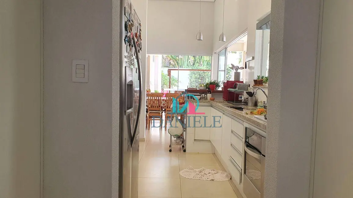Casa de Condomínio com 3 quartos à venda, 420m2 em Parque Residencial Damha, Araraquara - SP - imagem 5 Foto 5 de Casa de Condomínio com 3 quartos à venda, 420m2 em Parque Residencial Damha, Araraquara - SP
