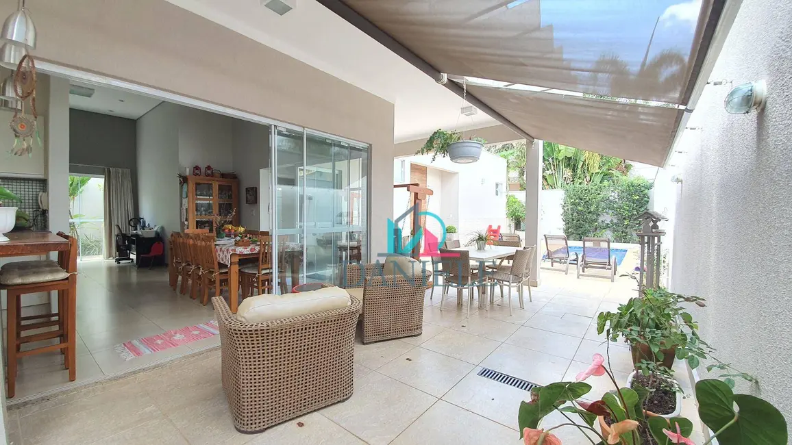 Casa de Condomínio com 3 quartos à venda, 420m2 em Parque Residencial Damha, Araraquara - SP - imagem 8 Foto 8 de Casa de Condomínio com 3 quartos à venda, 420m2 em Parque Residencial Damha, Araraquara - SP