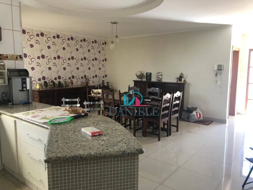 Casa com 3 quartos à venda, 576m2 em Jardim Santa Angelina, Araraquara - SP - imagem 6 Foto 6 de Casa com 3 quartos à venda, 576m2 em Jardim Santa Angelina, Araraquara - SP