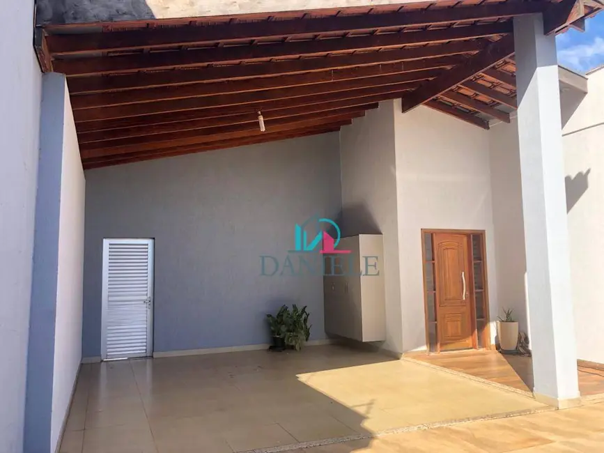 Casa com 3 quartos à venda, 576m2 em Jardim Santa Angelina, Araraquara - SP - imagem 1 Foto 1 de Casa com 3 quartos à venda, 576m2 em Jardim Santa Angelina, Araraquara - SP