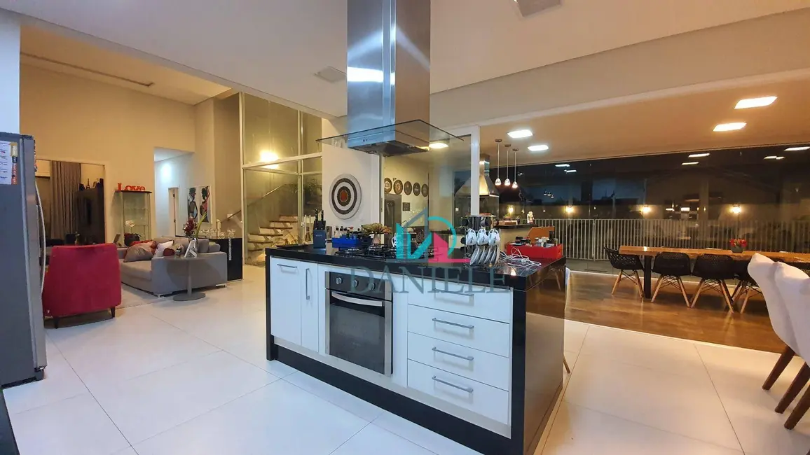 Foto 2 de Casa de Condomínio com 4 quartos à venda, 577m2 em Parque Residencial Damha, Araraquara - SP