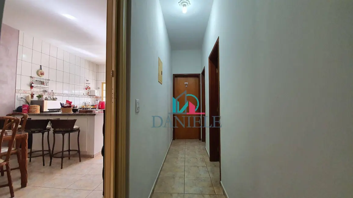 Casa com 3 quartos à venda, 248m2 em Vila Suconasa, Araraquara - SP - imagem 7 Foto 7 de Casa com 3 quartos à venda, 248m2 em Vila Suconasa, Araraquara - SP