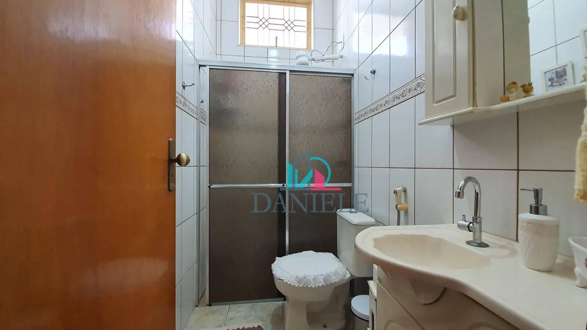 Casa com 3 quartos à venda, 248m2 em Vila Suconasa, Araraquara - SP - imagem 8 Foto 8 de Casa com 3 quartos à venda, 248m2 em Vila Suconasa, Araraquara - SP