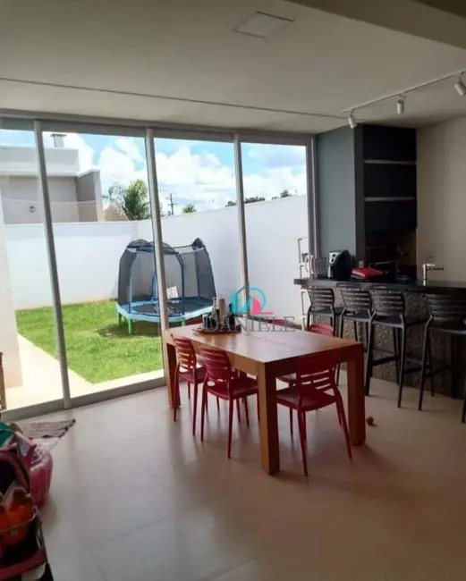 Casa de Condomínio com 3 quartos à venda, 377m2 em Jardim Magnólias, Araraquara - SP - imagem 8 Foto 8 de Casa de Condomínio com 3 quartos à venda, 377m2 em Jardim Magnólias, Araraquara - SP