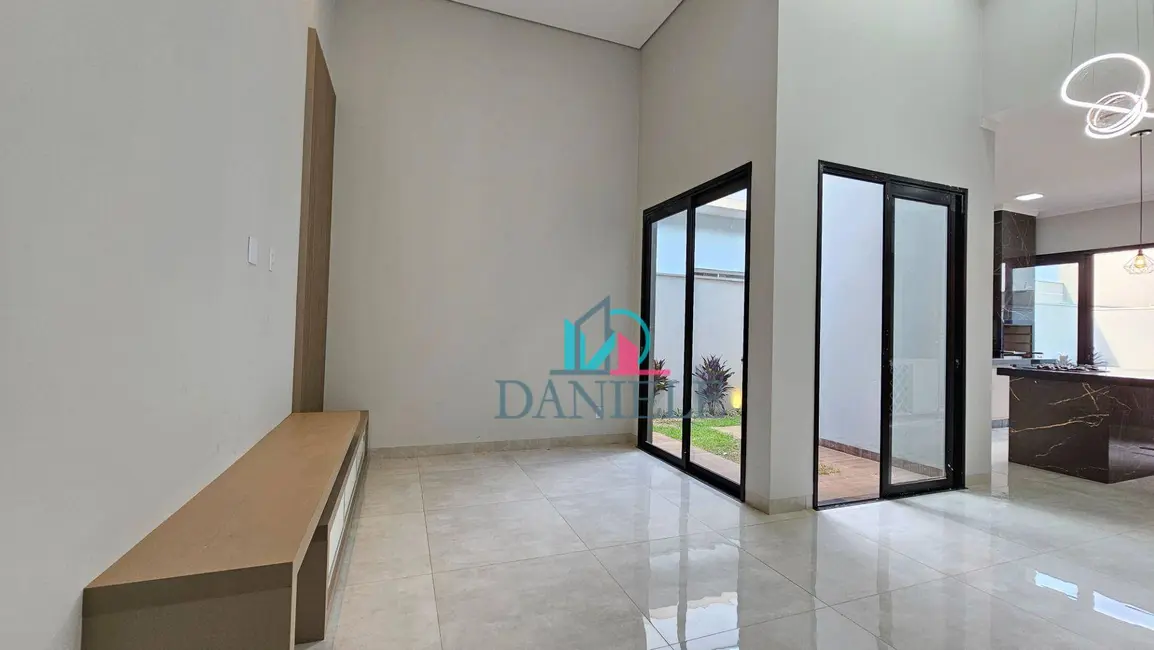 Foto 2 de Casa de Condomínio com 3 quartos à venda, 275m2 em Residencial Village Damha II, Araraquara - SP
