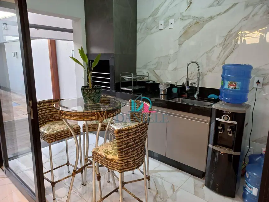 Casa de Condomínio com 3 quartos à venda, 250m2 em Parque Atlanta, Araraquara - SP - imagem 9 Foto 9 de Casa de Condomínio com 3 quartos à venda, 250m2 em Parque Atlanta, Araraquara - SP