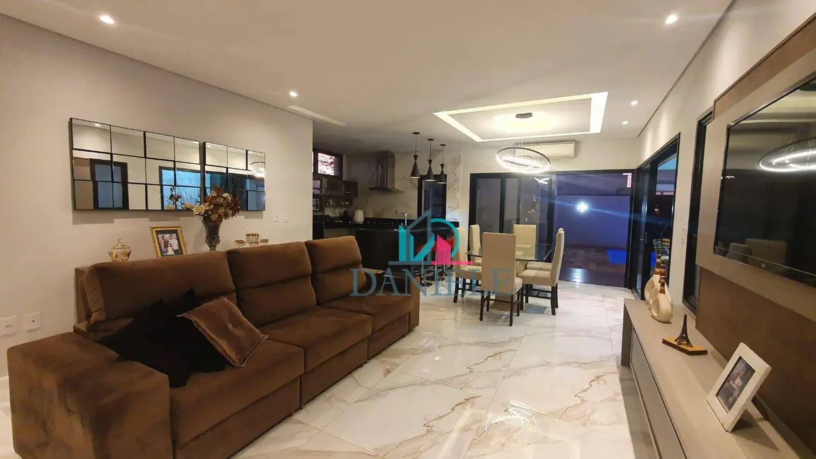 Casa de Condomínio com 3 quartos à venda, 250m2 em Parque Atlanta, Araraquara - SP - imagem 3 Foto 3 de Casa de Condomínio com 3 quartos à venda, 250m2 em Parque Atlanta, Araraquara - SP