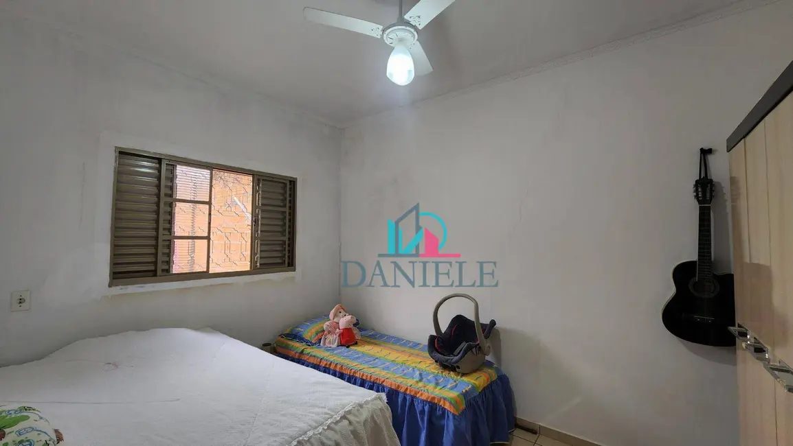 Casa com 2 quartos à venda, 195m2 em Jardim Maria Luiza, Araraquara - SP - imagem 6 Foto 6 de Casa com 2 quartos à venda, 195m2 em Jardim Maria Luiza, Araraquara - SP