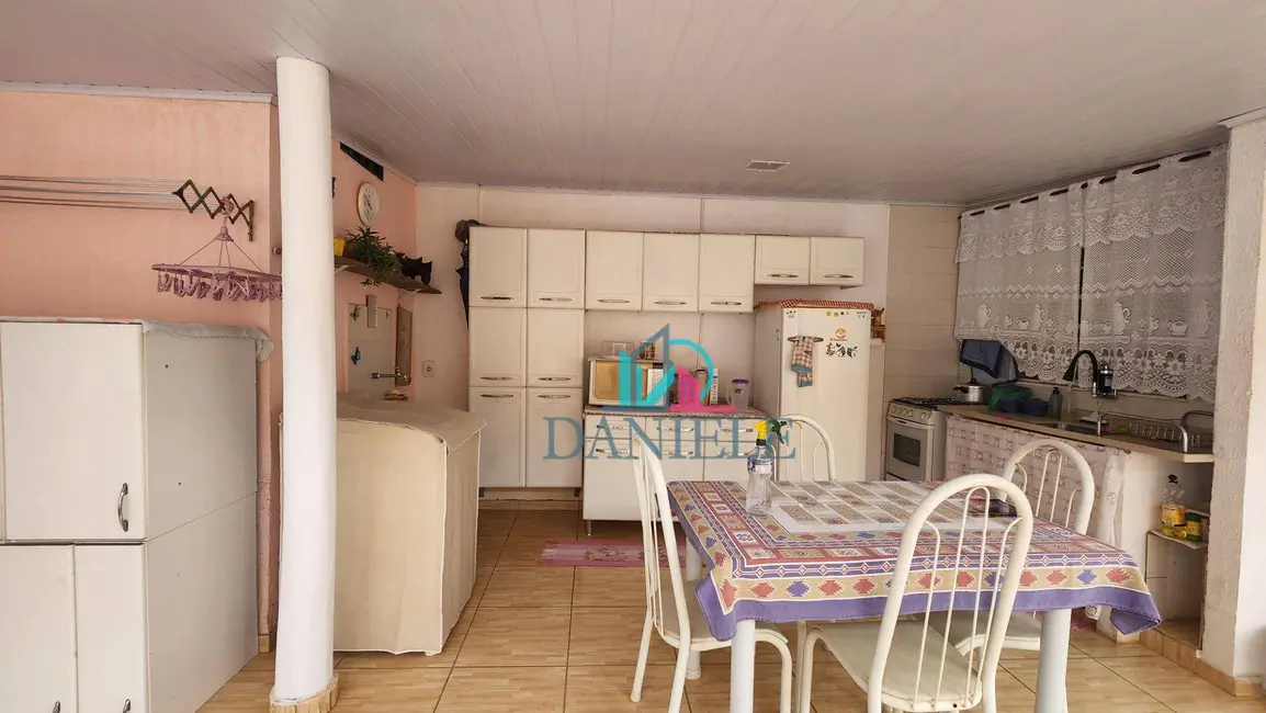 Casa com 2 quartos à venda, 195m2 em Jardim Maria Luiza, Araraquara - SP - imagem 9 Foto 9 de Casa com 2 quartos à venda, 195m2 em Jardim Maria Luiza, Araraquara - SP