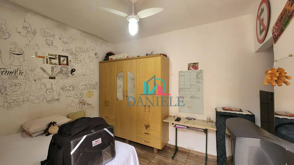 Casa com 2 quartos à venda, 195m2 em Jardim Maria Luiza, Araraquara - SP - imagem 3 Foto 3 de Casa com 2 quartos à venda, 195m2 em Jardim Maria Luiza, Araraquara - SP