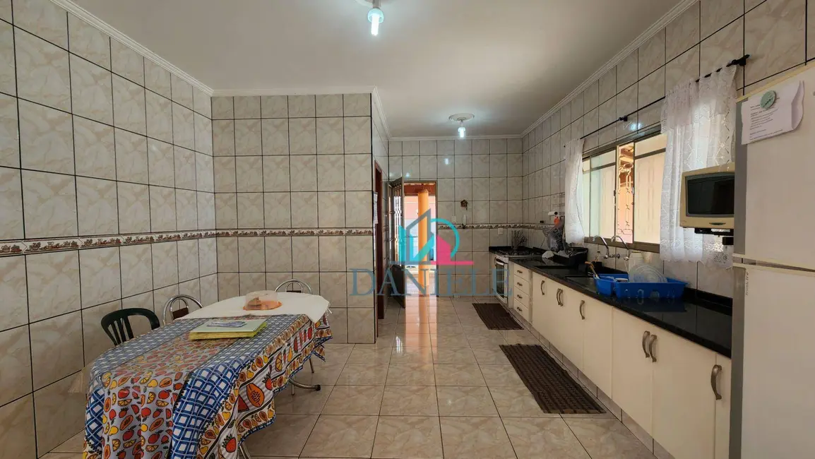 Casa com 2 quartos à venda, 500m2 em Residencial Cambuy, Araraquara - SP - imagem 4 Foto 4 de Casa com 2 quartos à venda, 500m2 em Residencial Cambuy, Araraquara - SP