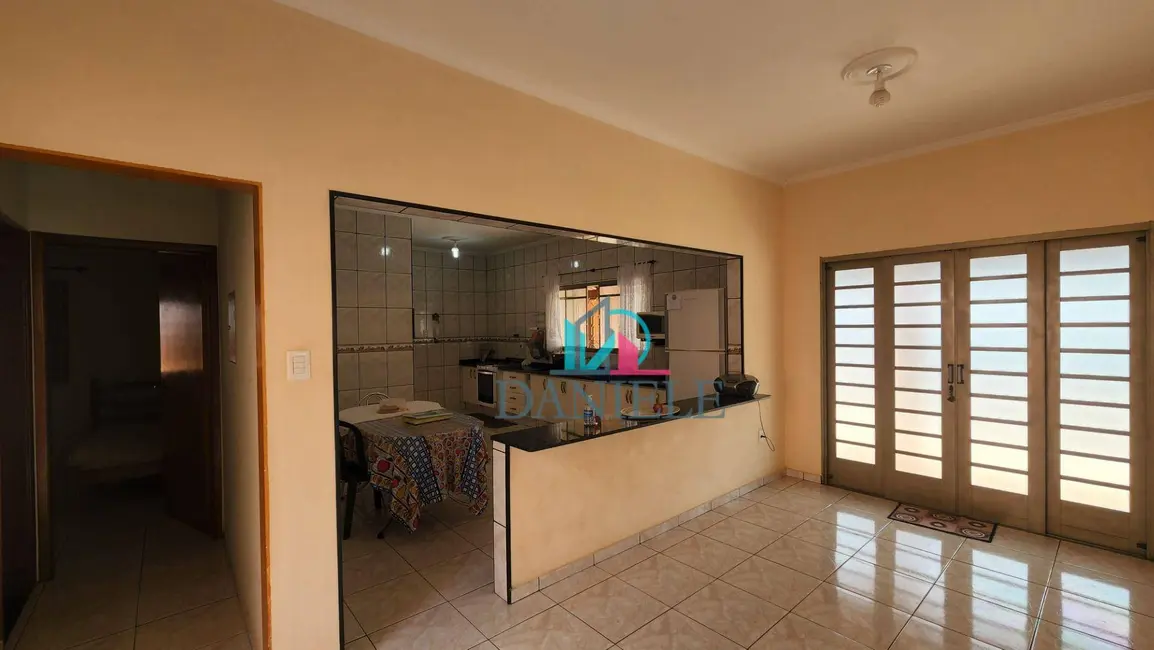 Casa com 2 quartos à venda, 500m2 em Residencial Cambuy, Araraquara - SP - imagem 3 Foto 3 de Casa com 2 quartos à venda, 500m2 em Residencial Cambuy, Araraquara - SP