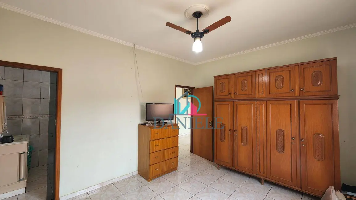 Casa com 2 quartos à venda, 500m2 em Residencial Cambuy, Araraquara - SP - imagem 9 Foto 9 de Casa com 2 quartos à venda, 500m2 em Residencial Cambuy, Araraquara - SP